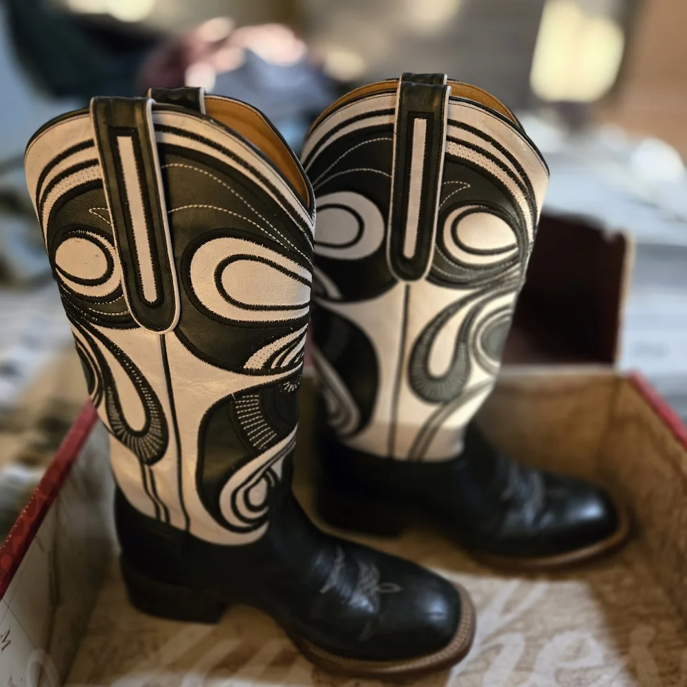 Lucchese Hypnotic sqare toe in black and bone - Picture 4 of 13